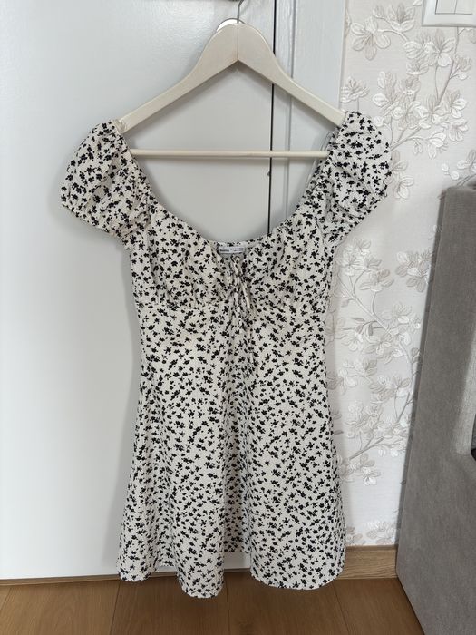 рокля от Bershka