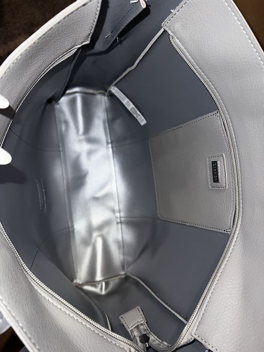 Нова дамска чанта Carpisa