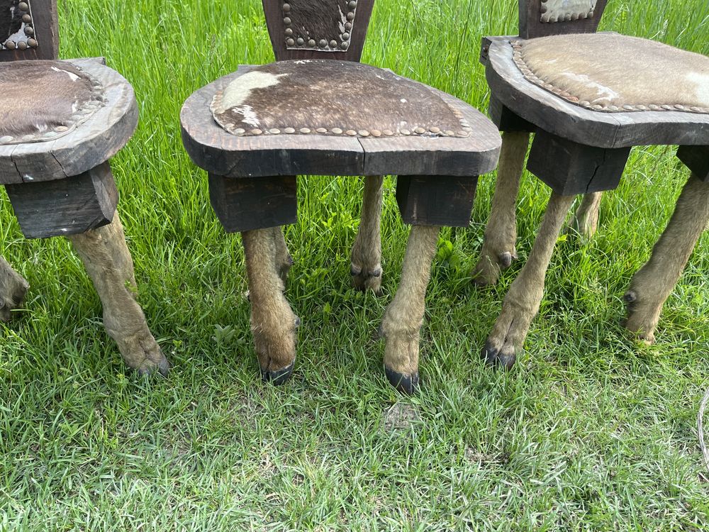 Столове антични с еленски крака