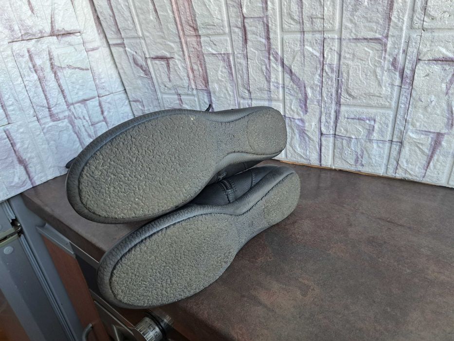 дамски ботуши,зимни обувки,кожени черни боти номер40