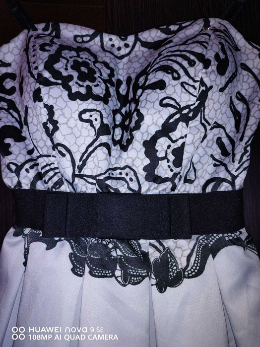 Vând rochie Rinascimento