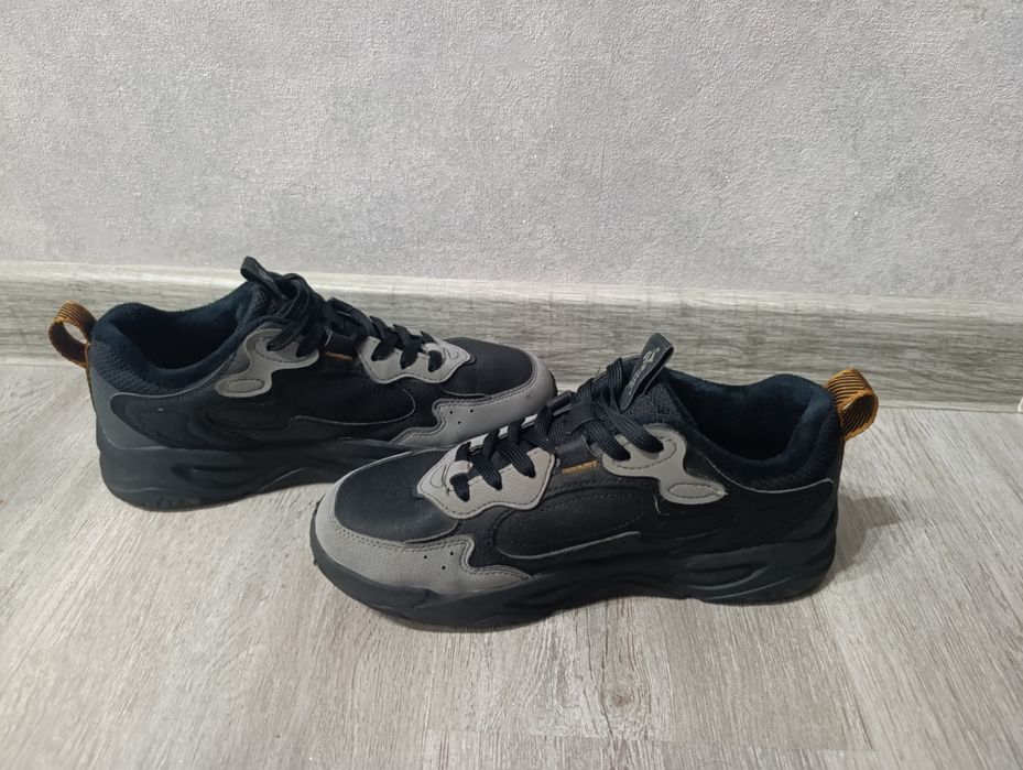 Продаю мужские кроссовки!