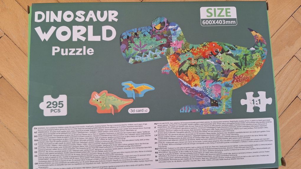 Puzzle dinozaur nou dar ambalajul a fost desfacut