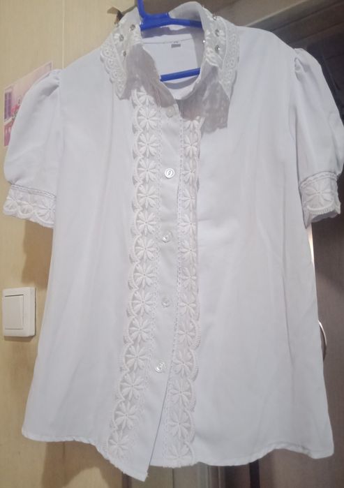 Продам школьные рубашки и сарафан для девочки 38 размер