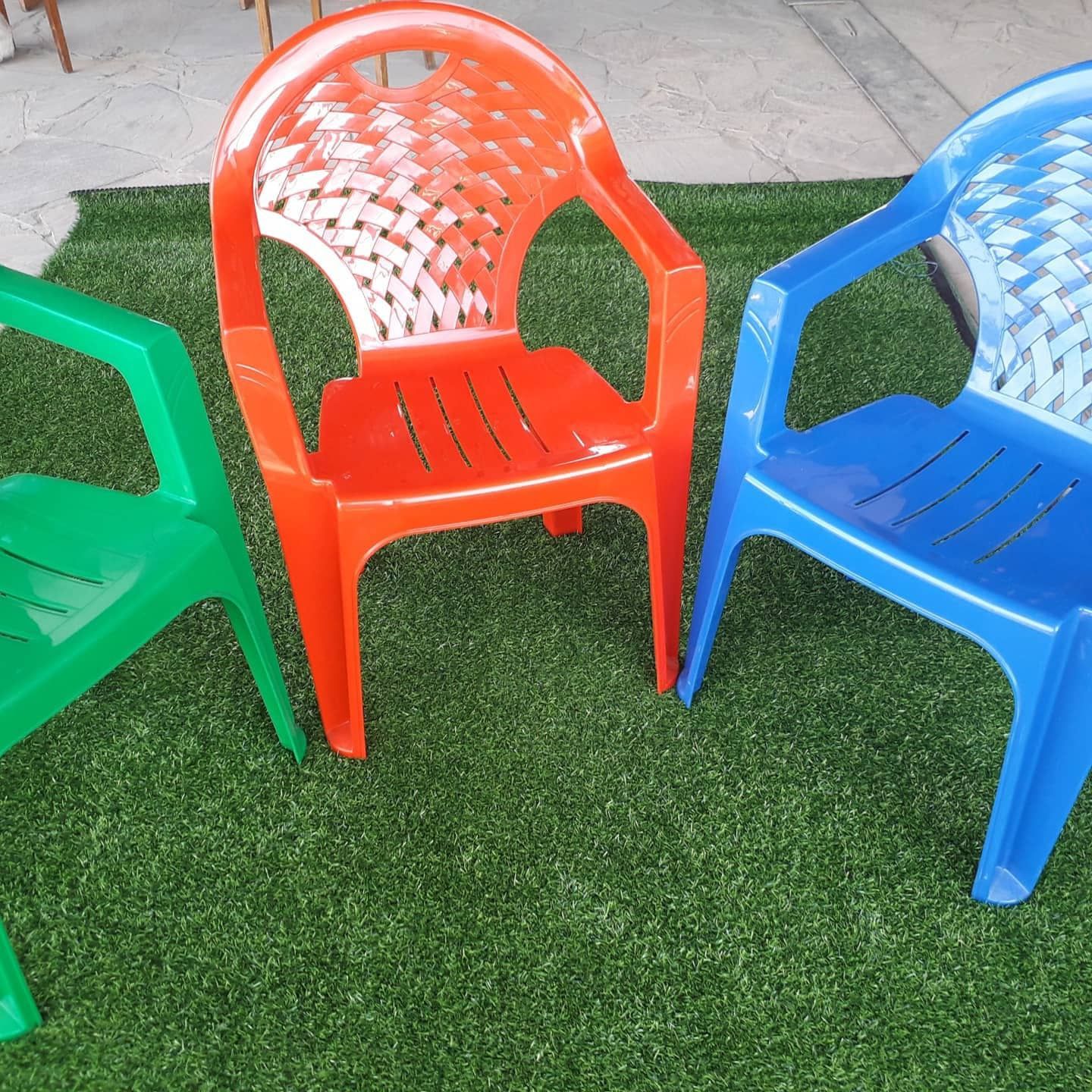Пластиковые столи и стулья