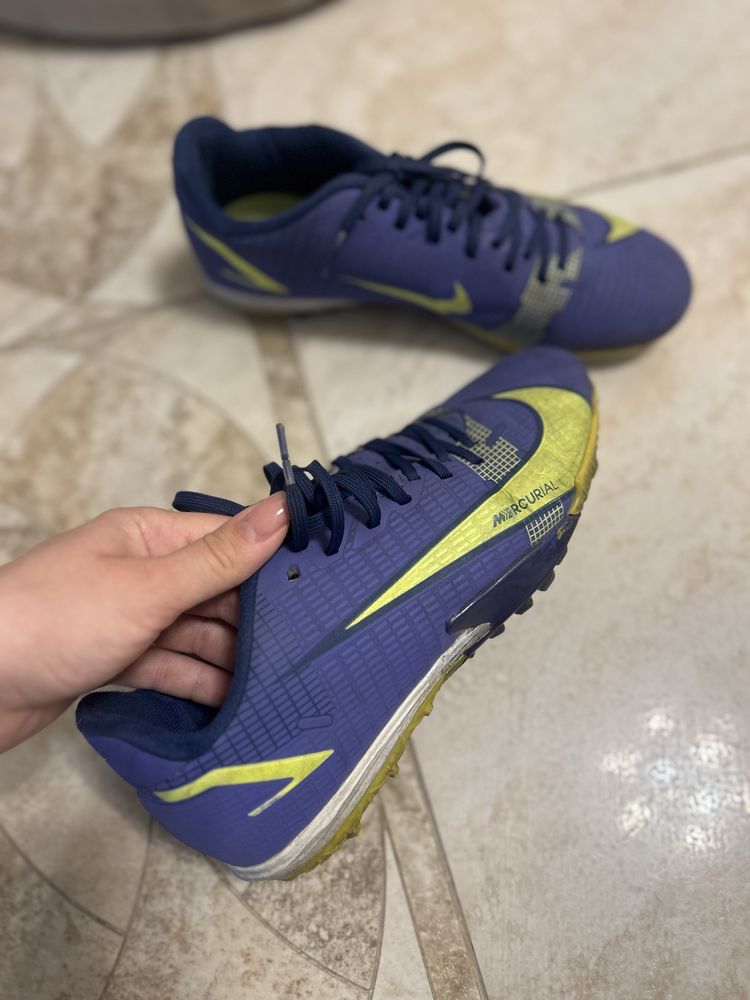 Футзалки: Nike mercurial