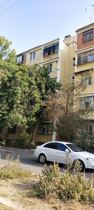 Срочная продажа. Базар ТТЗ, 4-х комнатная квартира удвоенный зал 92кв