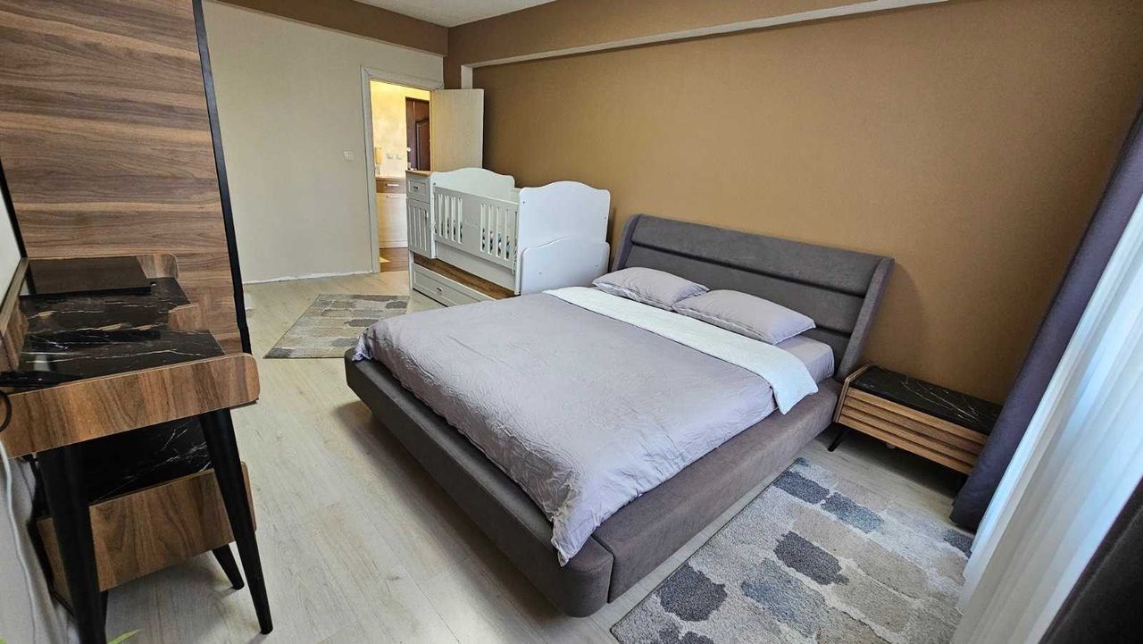 Дава се под наем Двустаен апартамент в Божурище - 72 кв.м за 450 € - Снимка #1