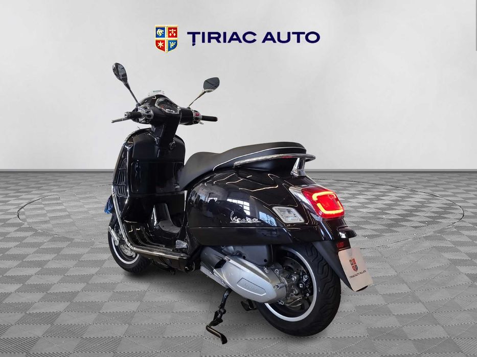 Piaggio Vespa GTS300