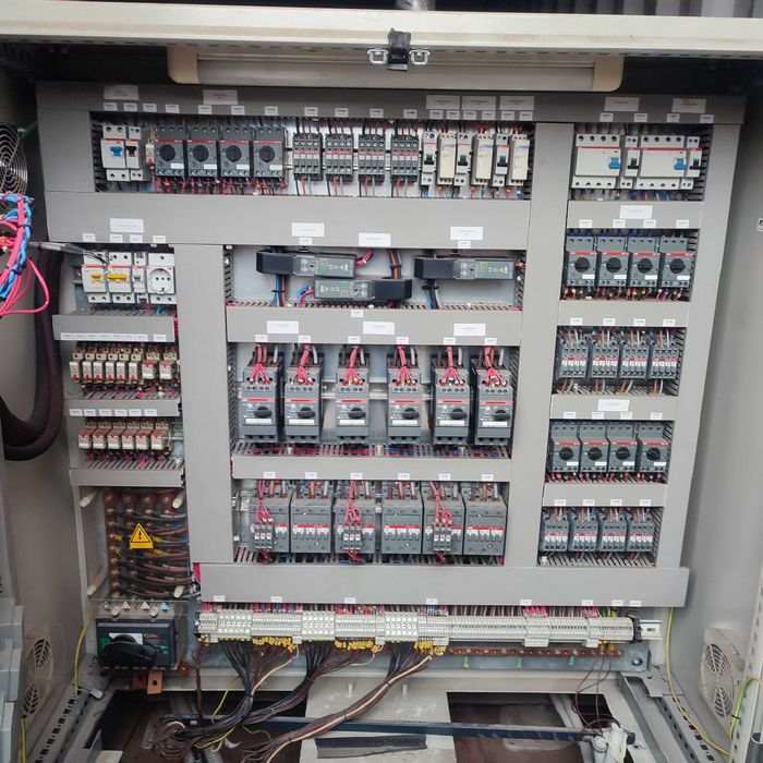 Продам холодильную установку марки GELPHA 40VR118.4X 3х компрессорную