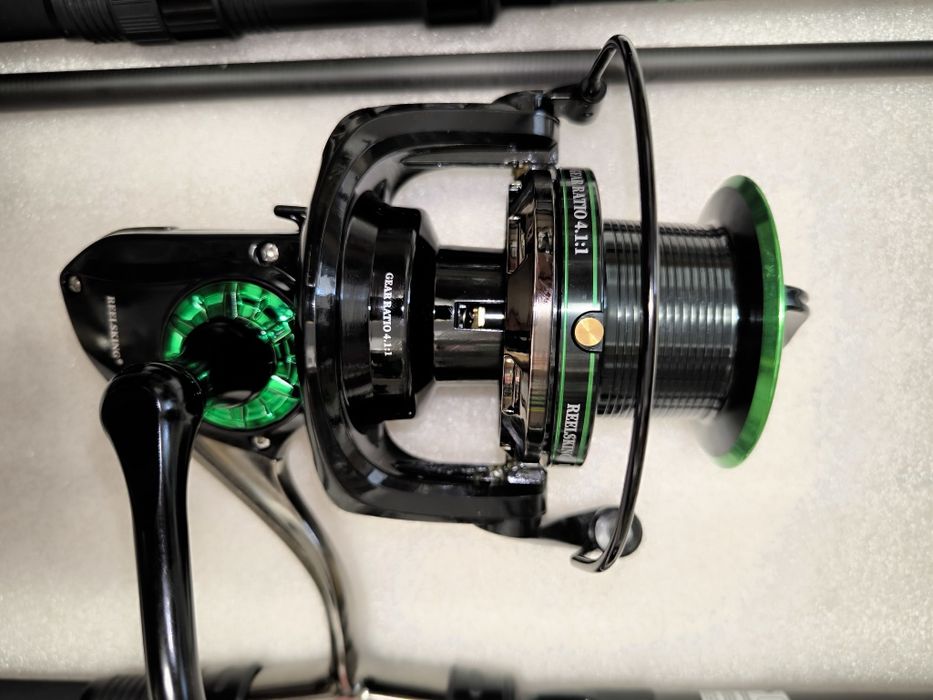 SET 4 Lansete Super Point 3.9m, 4.5lbs 2segmente + 4 Mulinete TM12000
