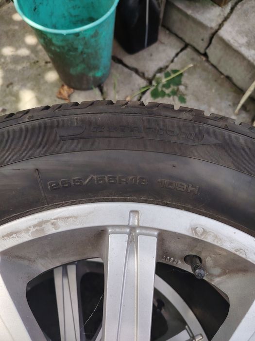 Vând 4 jante cu cauciucuri de iarna pe 18