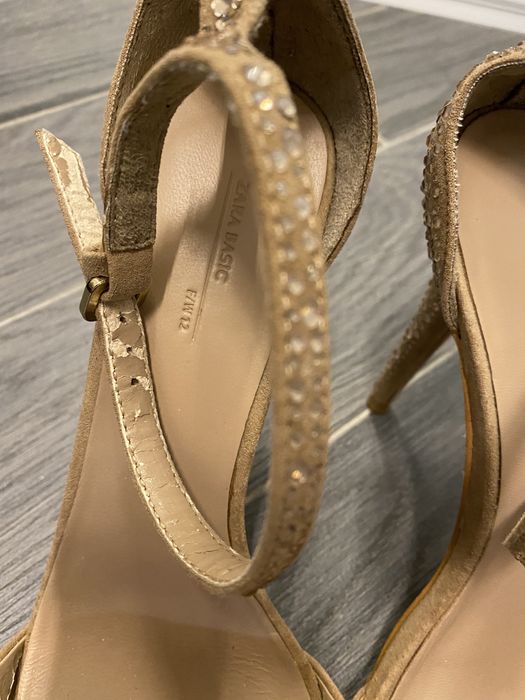 Sandale Zara bej, din piele, cu toc (stil Musette/ Ana Cori)