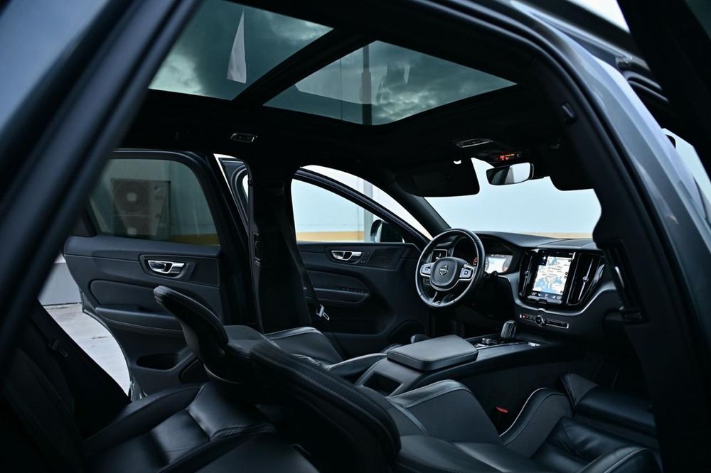 Volvo XC60  AWD R-Desing Led Pano