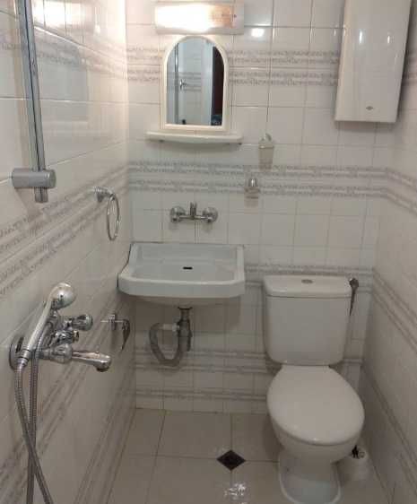 Дава се под наем Двустаен апартамент в Бургас, Лазур - 70 кв.м за 175 € - Снимка #4