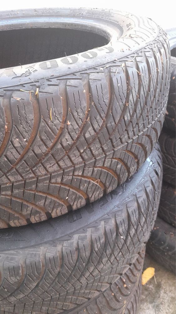 Зимни гуми Goodyear 205/55/16 - 2бр.