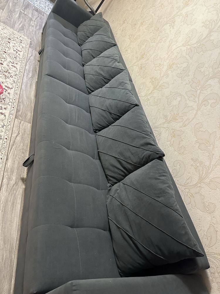 Продам диван 4 метра идеальный