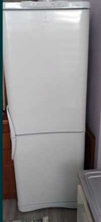 Холодильник Indesit на запчасти срочно