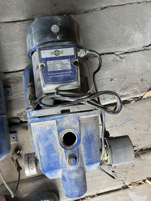 Продам насос водяной.