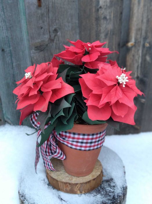 Новогодняя настольная композиция "Пуансетия" ручной работы.