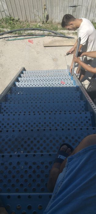 Scara zincate la comanda în toată tara oferim și montaj