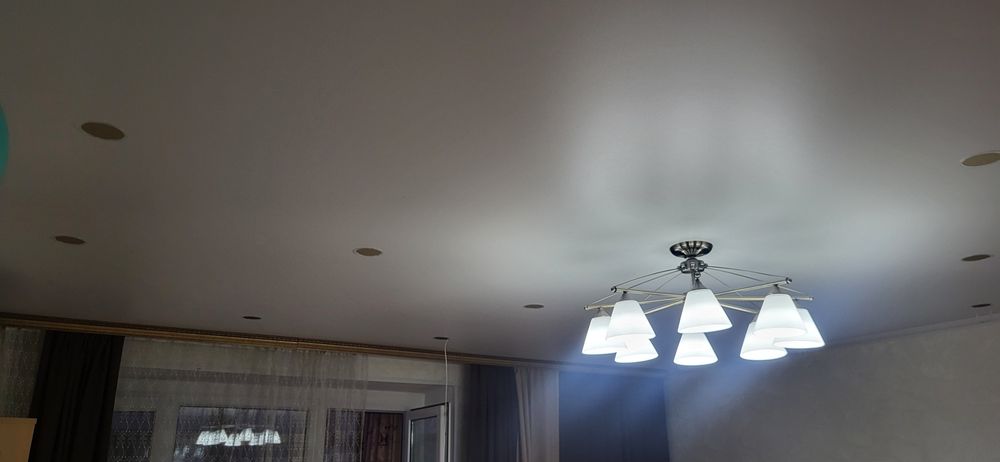 Продам люстру продам