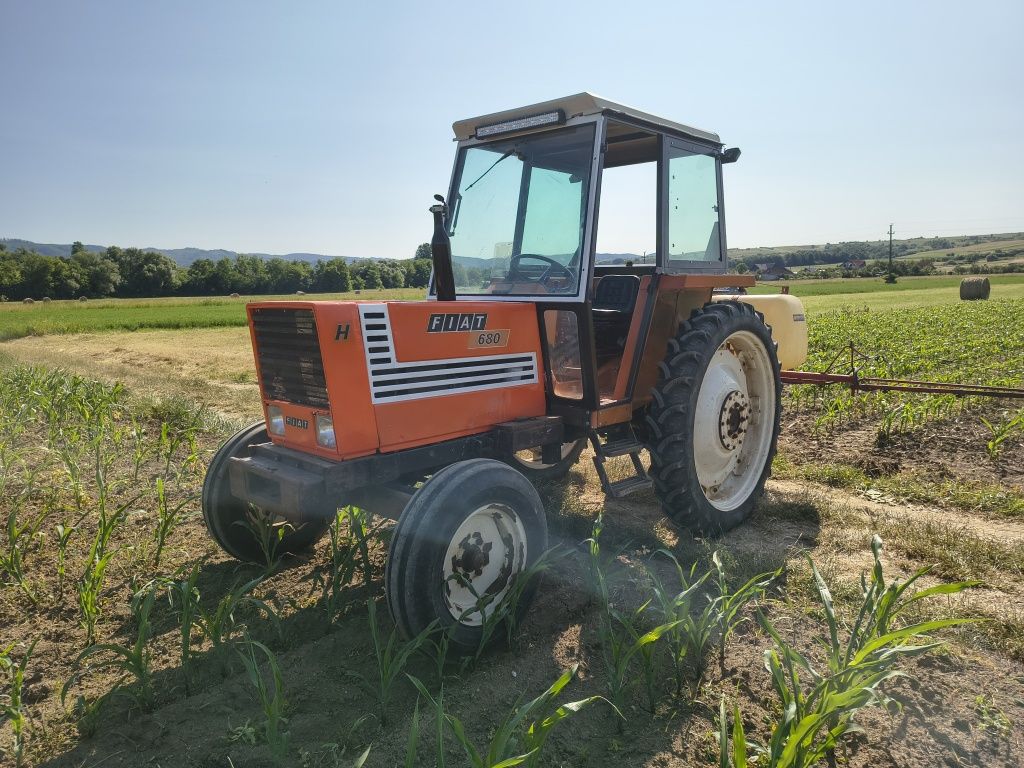 Tractor fiat 680