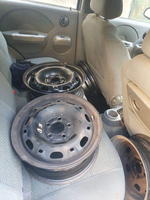 Vând jante R15 în stare foarte bună