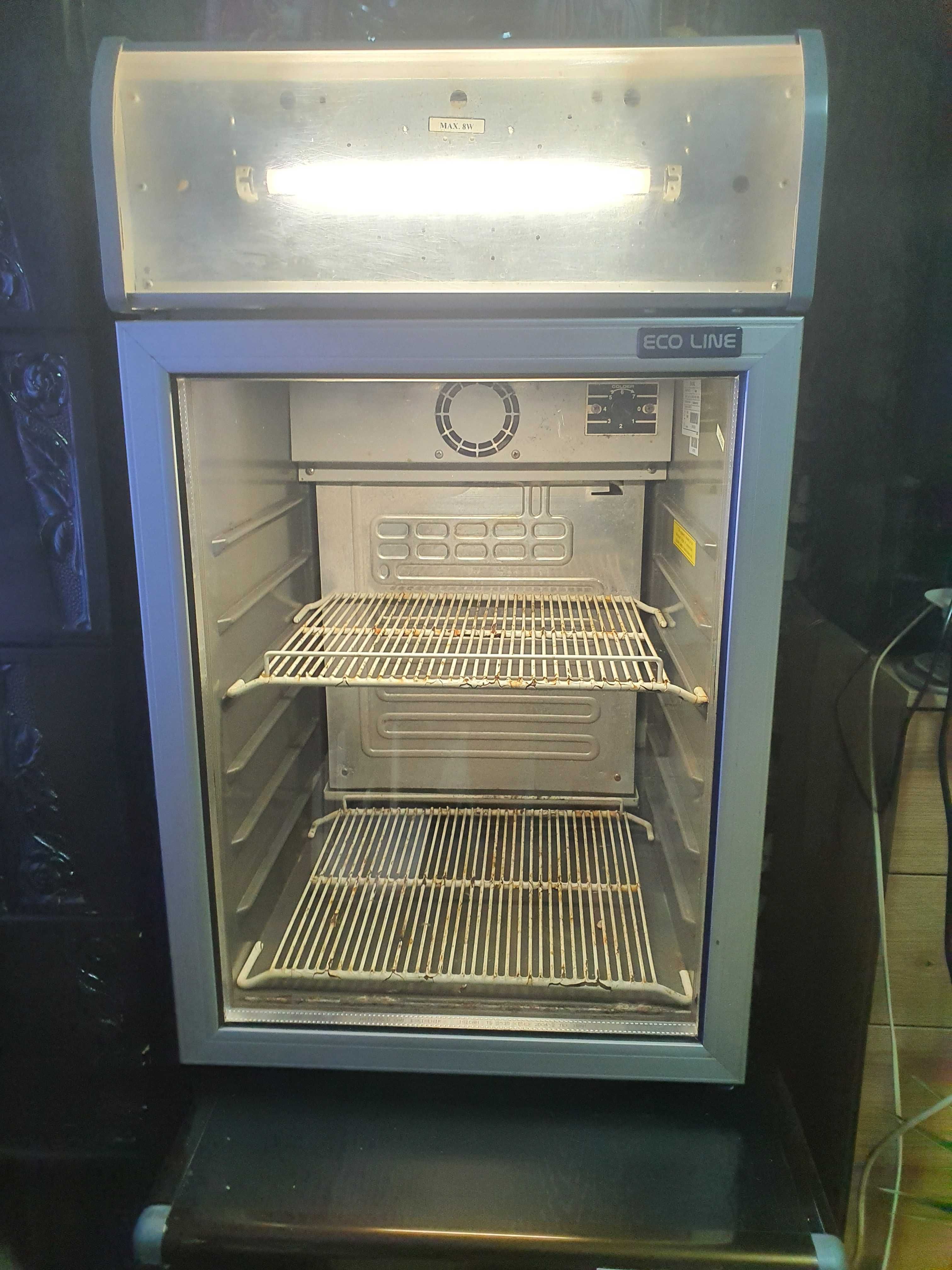 Продавам мини хладилник / хладилна витрина модел ECO LINE 101