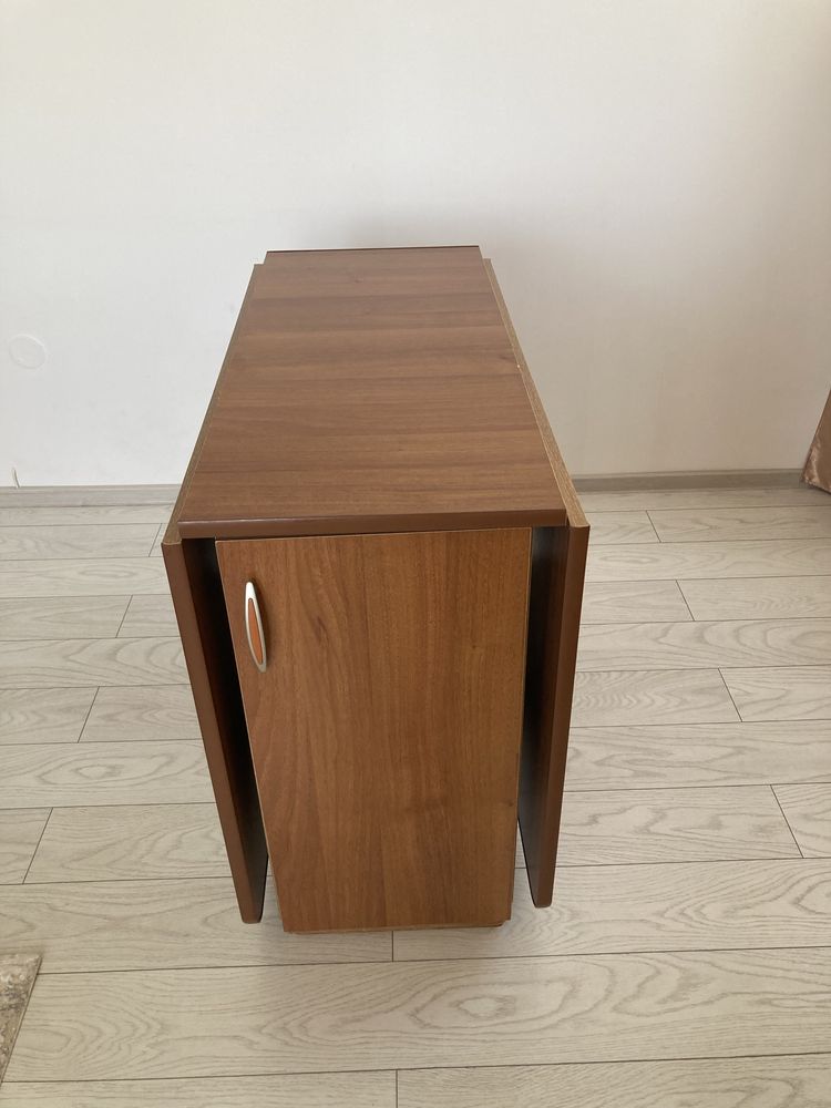Vand masa extensibila pliabila ! Astept oferte !