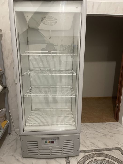 Продам холодильник большой для кафе,ресторанов