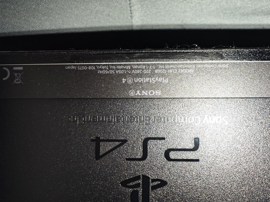 PS4 Slim 1Tb + volan Thrustmaster T150 PRO