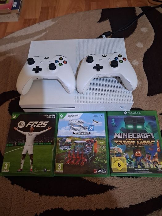 Xbox one s cu doua cotrolere