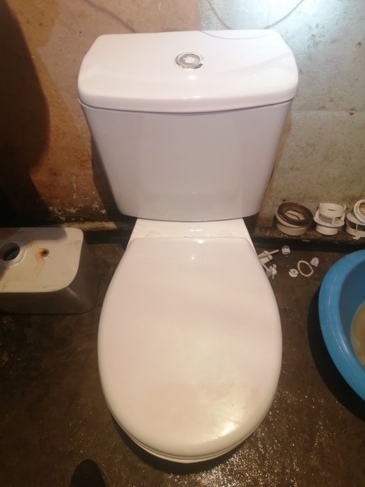 Продам бу унитазы в отличном состоянии