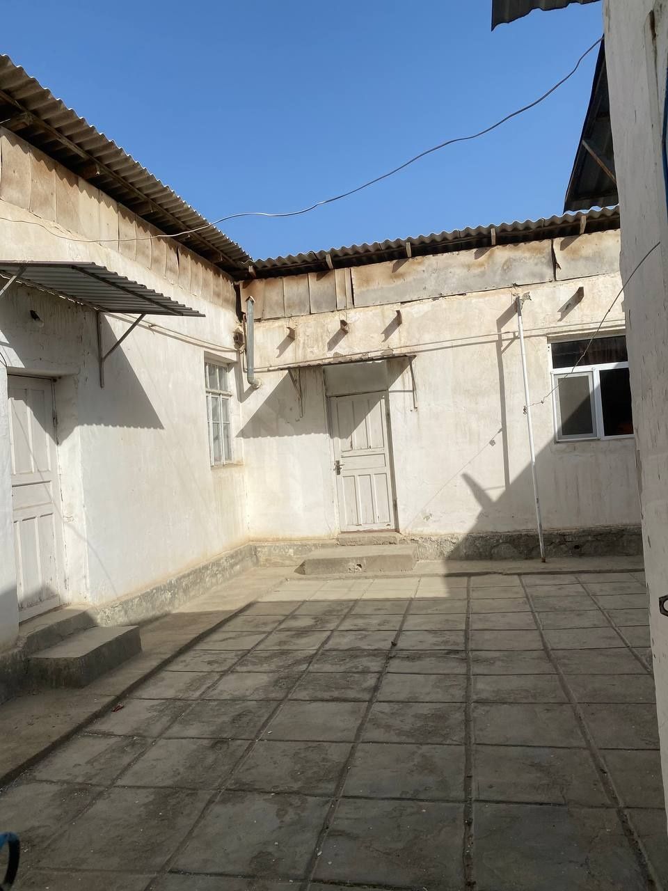 Kogon shahar Nurobod ko'chasida hovli sotiladi