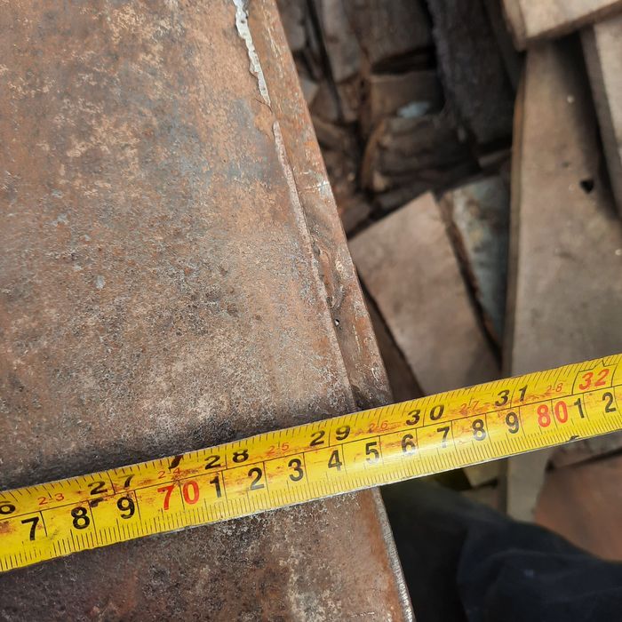 Banc de lucru cu menghina