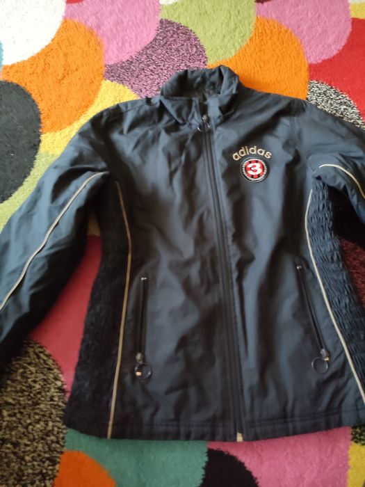 Vând geacă femei Adidas