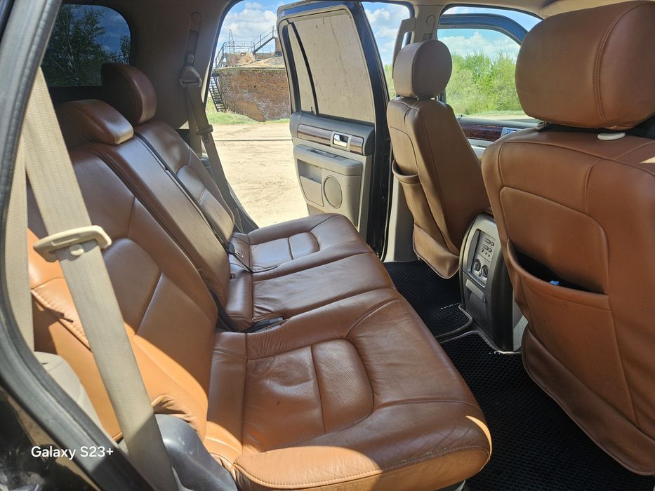 Продам  линкольн навигатор