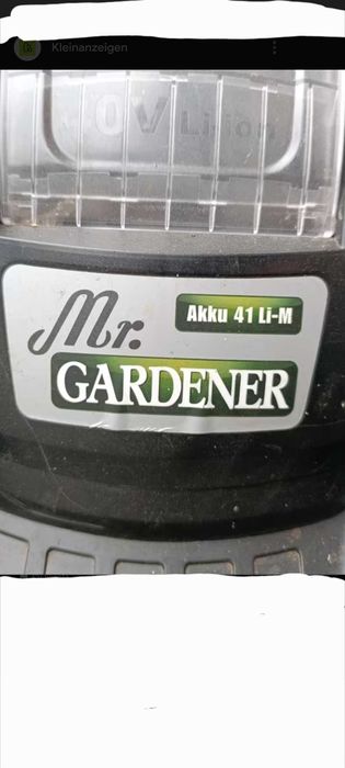 Mașina tuns gazon  cu acumulatori