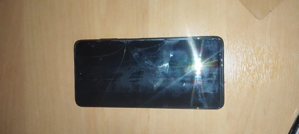 Прадам сотка poco x3 pro игравой 256 документ есть зарядка есть