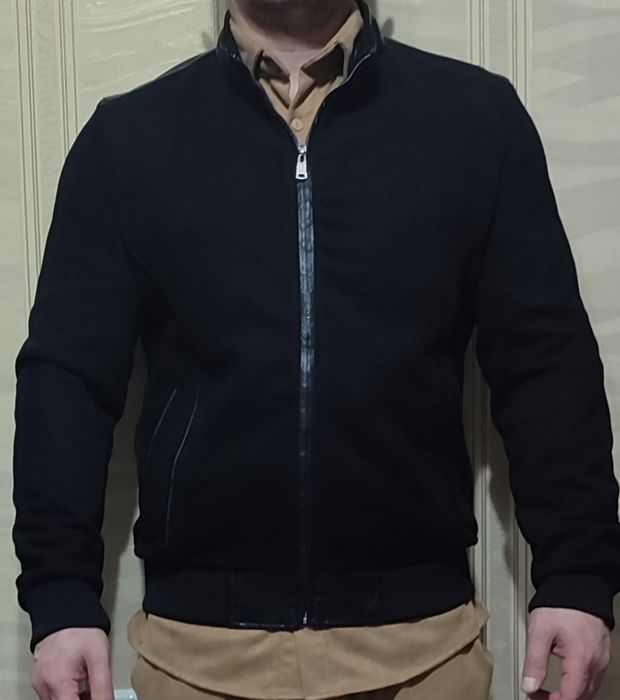 Продам бомбер 50р