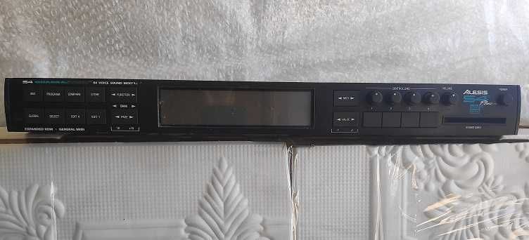 Синтезатор Alesis S4 Plus