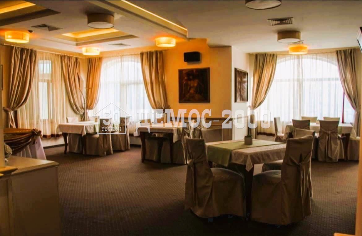 Дава се под наем Хотел в Варна, м-т Траката - 680 кв.м за 2000 € - Снимка #7