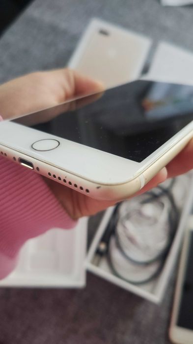 Два запазени айфона 6 плюс и 7 плюс