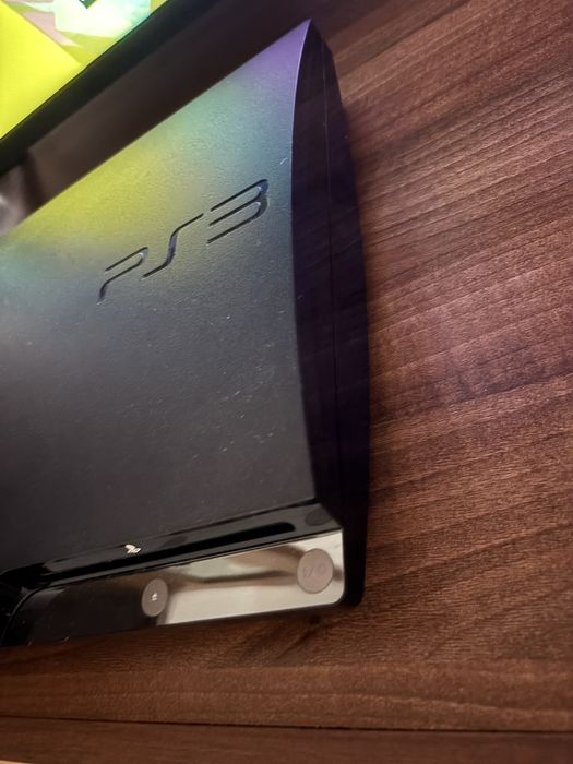 Playstation 3 plus 4 jocuri cd si 2 digitale
