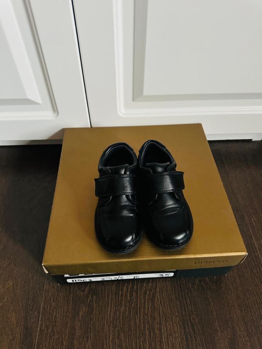 Pantofi din piele naturala , numarul 26 , cu arici , pentru copii
