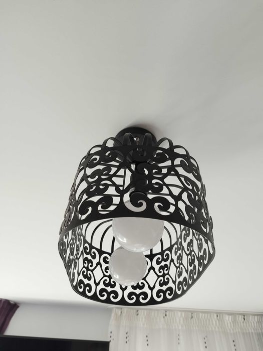 Vând lustra dormitor