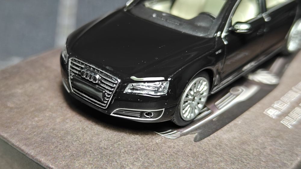 Продам масштабную модель a8 1/64