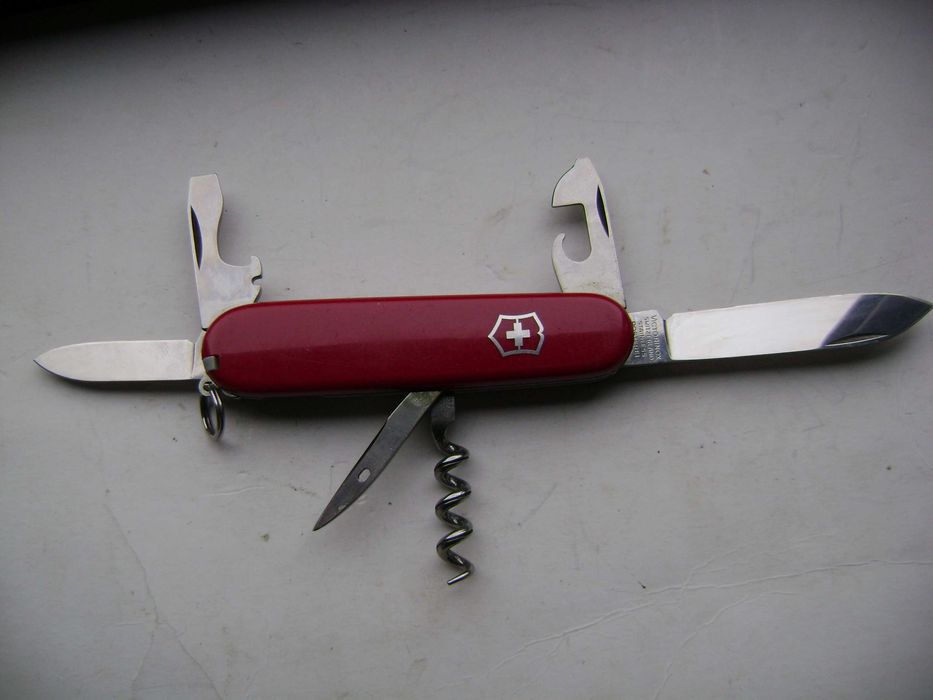 Продавам швейцарско ножче Victorinox