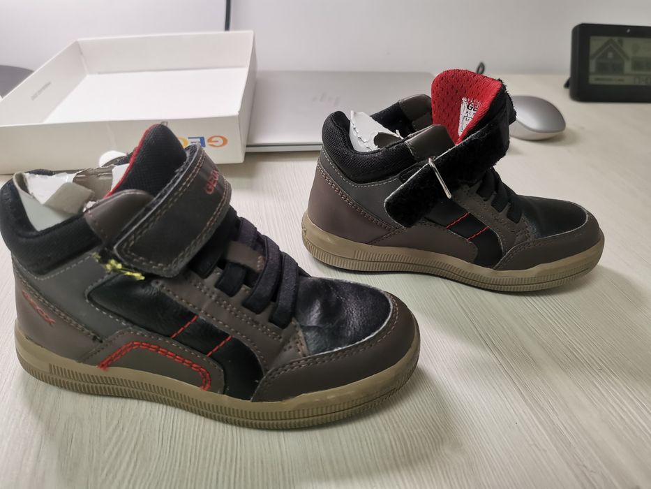Ghetute Geox nr 27 baieti